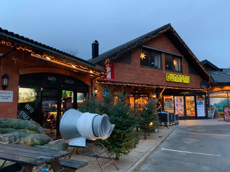 Kasseområdet hos Bunnpris i Olden, Noreg